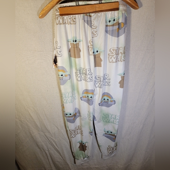Star Wars Pants - NWT Baby Yoda Grogu size small pajama style joggers brand new in great shape.